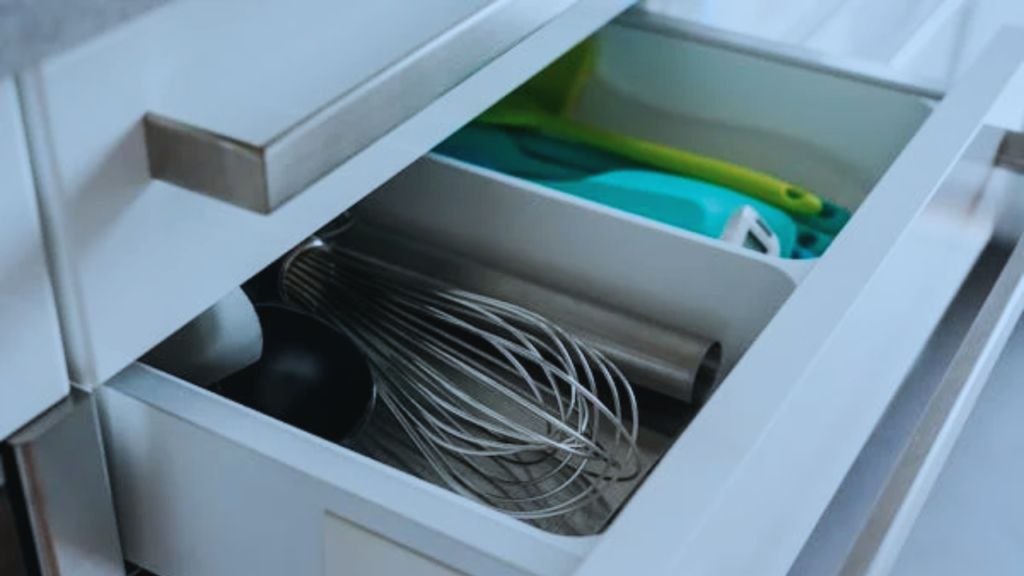 organize kitchen cabinets