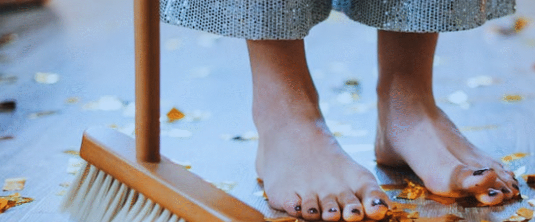 How to Organize a Surprise Cleaning Party for Mom: A Step-by-Step Guide