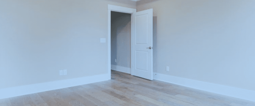 Detailed Baseboards: A Cleaning Approach
